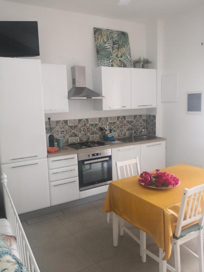 كاستيلاّماري ديل غو Casa Vacanze Gloria الغرفة الصورة