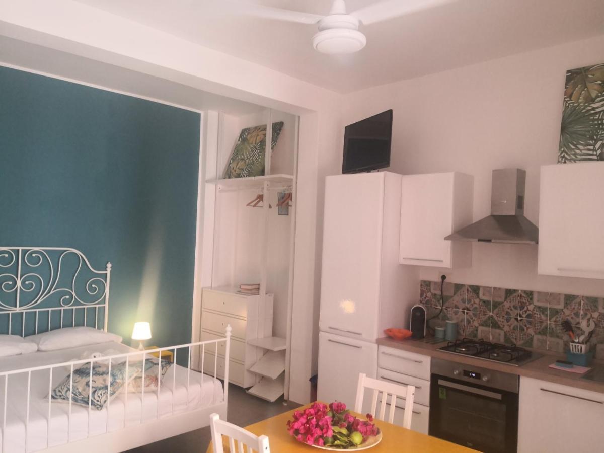 كاستيلاّماري ديل غو Casa Vacanze Gloria الغرفة الصورة