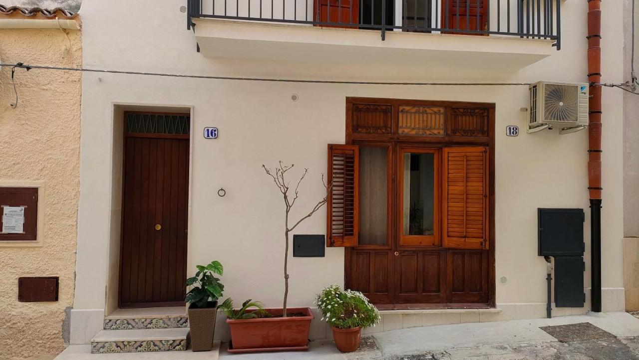 كاستيلاّماري ديل غو Casa Vacanze Gloria المظهر الخارجي الصورة